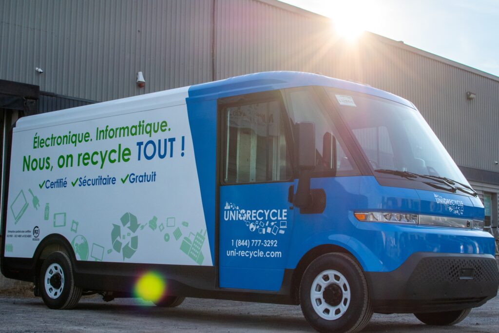 Brightdrop, camion électrique Uni-Recycle pour un transport sans GES